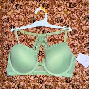 36C front closure bra by auden